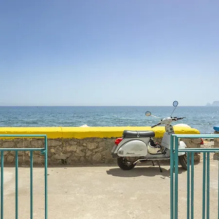 La Casetta A Mare Holiday home Palermo